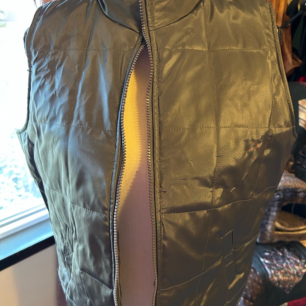 Sleek grey Women's Quilted Vest